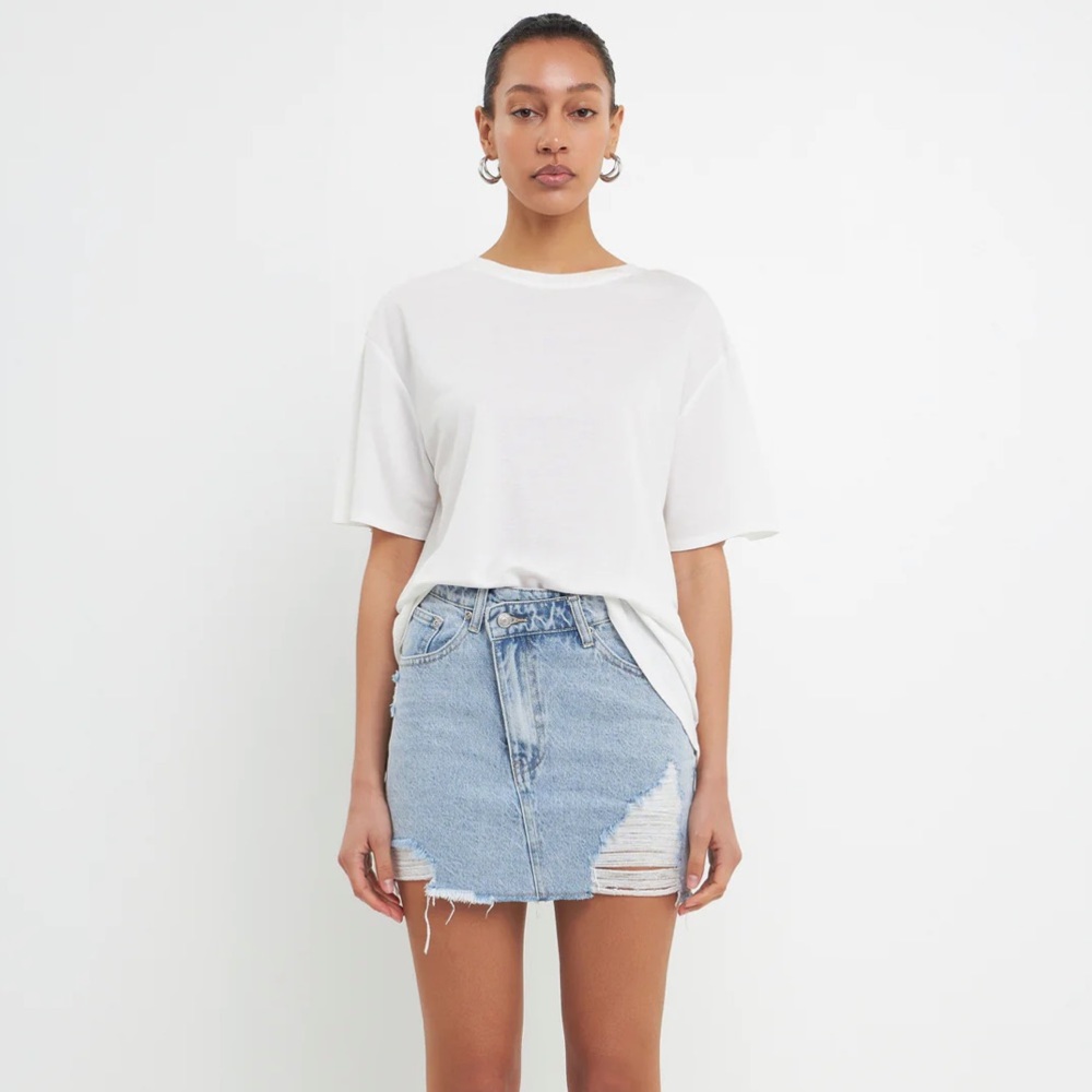 HIGH-WAISTED DISTRESSED JEAN SKIRT